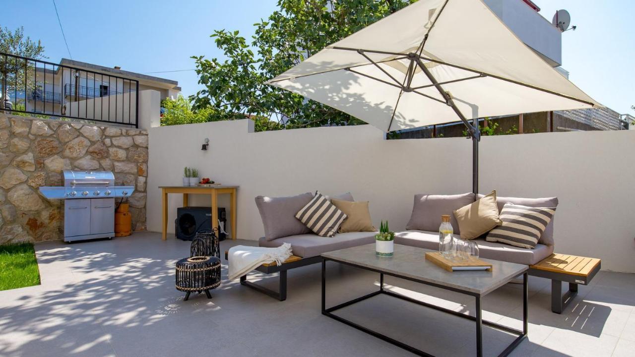 Apartments Villa Frankola With Swimming Pool Crikvenica Exterior foto