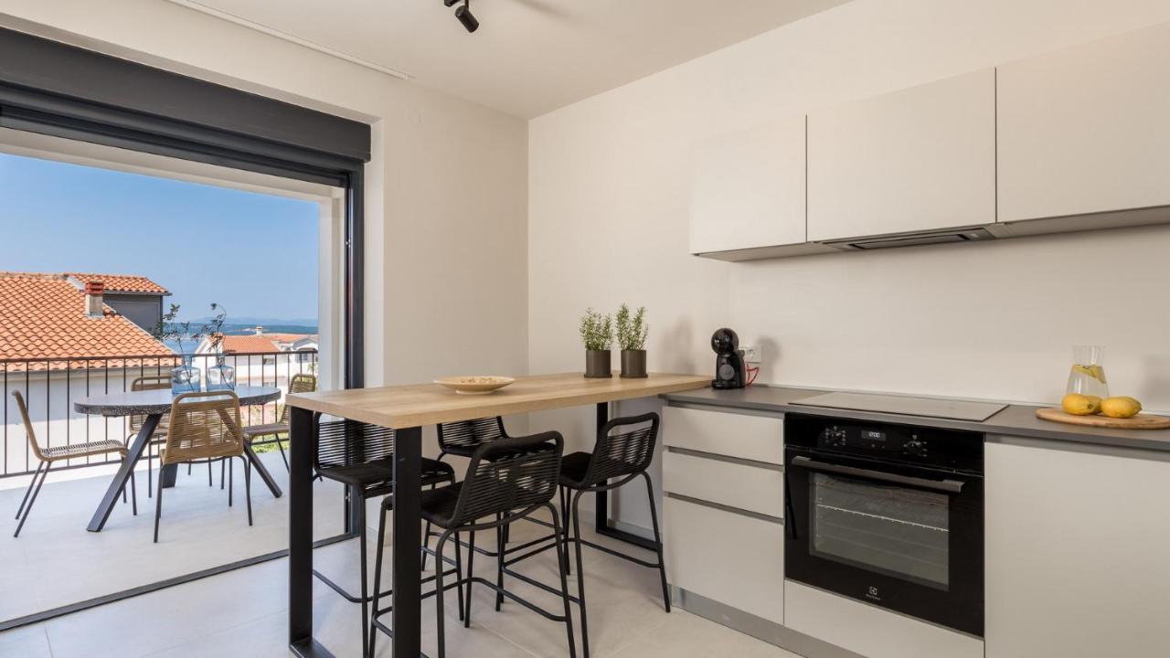 Apartments Villa Frankola With Swimming Pool Crikvenica Exterior foto