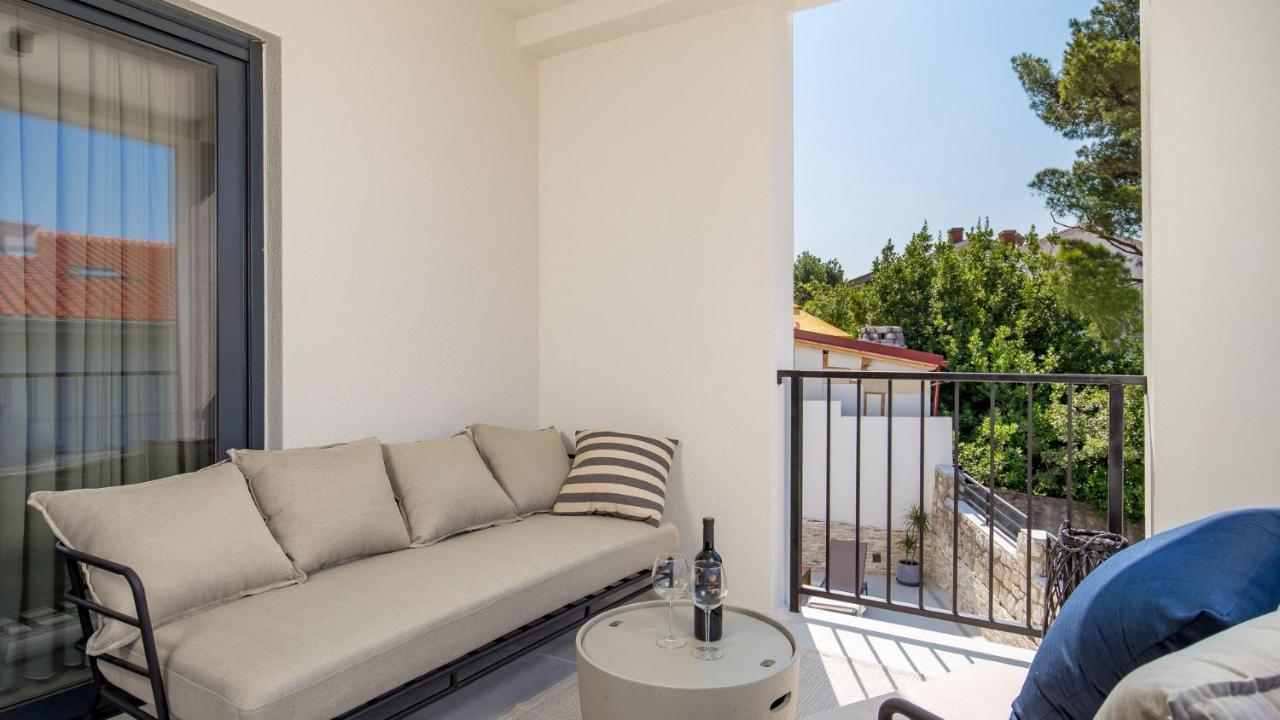 Apartments Villa Frankola With Swimming Pool Crikvenica Exterior foto