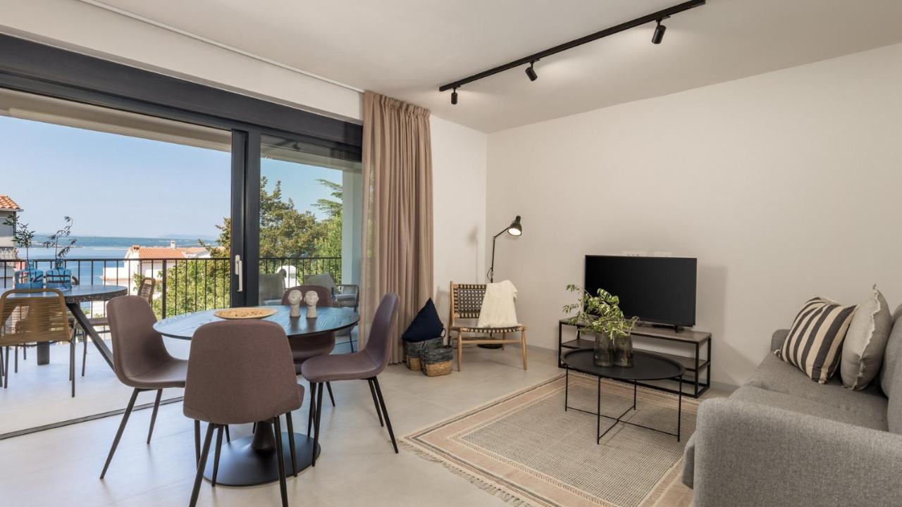Apartments Villa Frankola With Swimming Pool Crikvenica Exterior foto