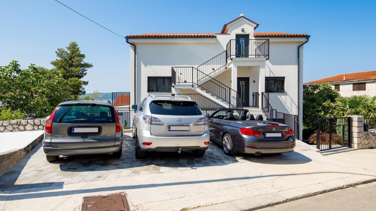 Apartments Villa Frankola With Swimming Pool Crikvenica Exterior foto
