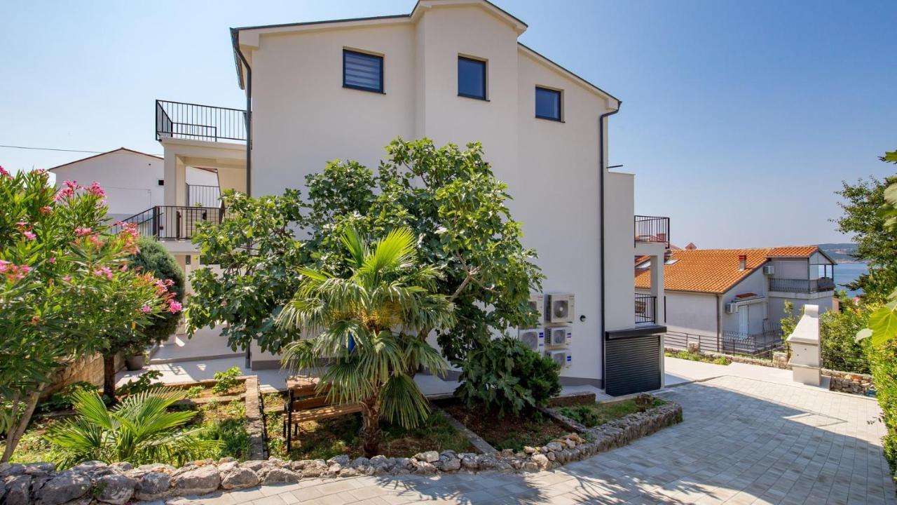 Apartments Villa Frankola With Swimming Pool Crikvenica Exterior foto
